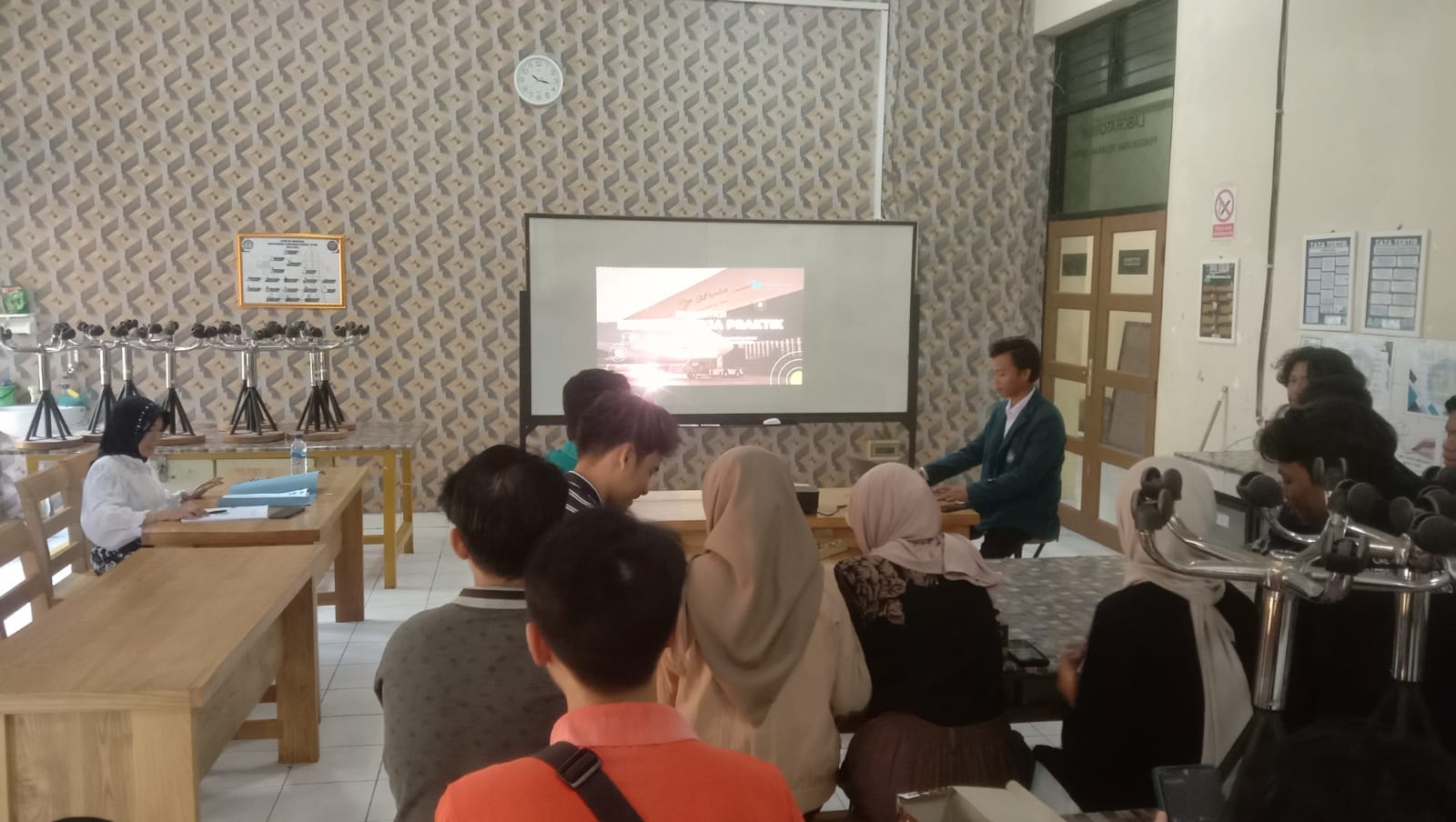 Seminar Kerja Praktik